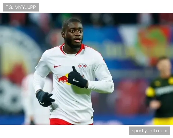 乌帕梅卡诺后防稳健表现亮眼，助力法国队全力争冠