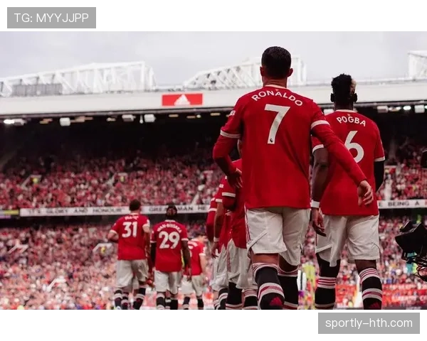 C罗重返曼联表现稳健，持续引爆球迷期待