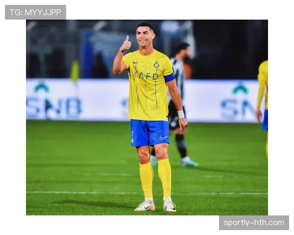 C罗无球跑动技艺持续提升,备受球迷热议与赞赏 C罗无球跑动技艺持续提升,备受球迷热议与赞赏