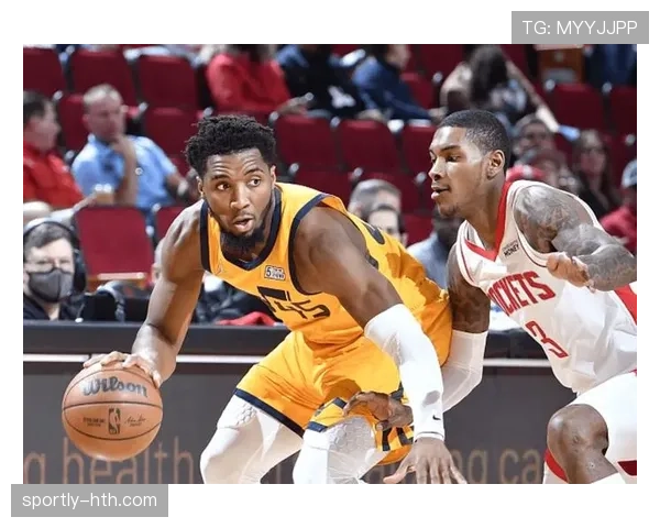 郑优营技术特点解析:盘带与传球能力及进攻组织提升 郑优营技术特点解析:盘带与传球能力及进攻组织提升