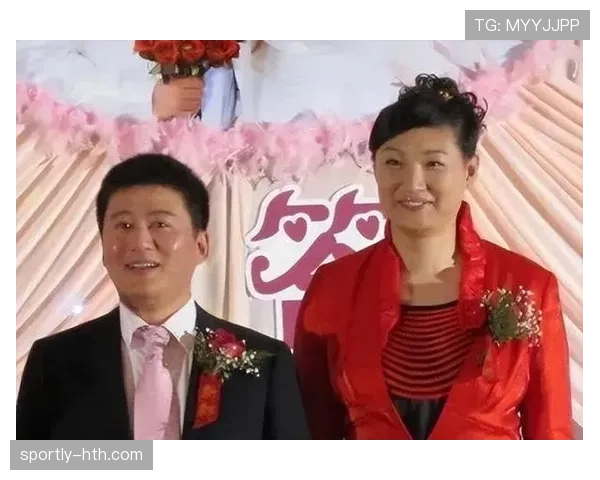 杨昊家的冰箱里只放蛋白粉和冰块